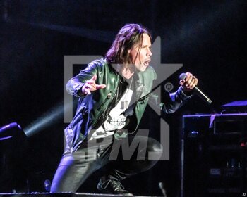 Slash Myles Kennedy and The Conspirators - CONCERTS - MUSIC BAND