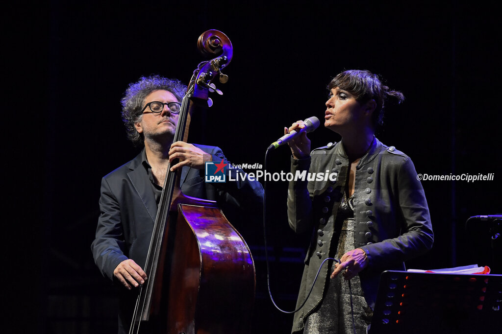 Musica Nuda live la festival 'Una striscria di terra feconda' - CONCERTI - BAND ITALIANE