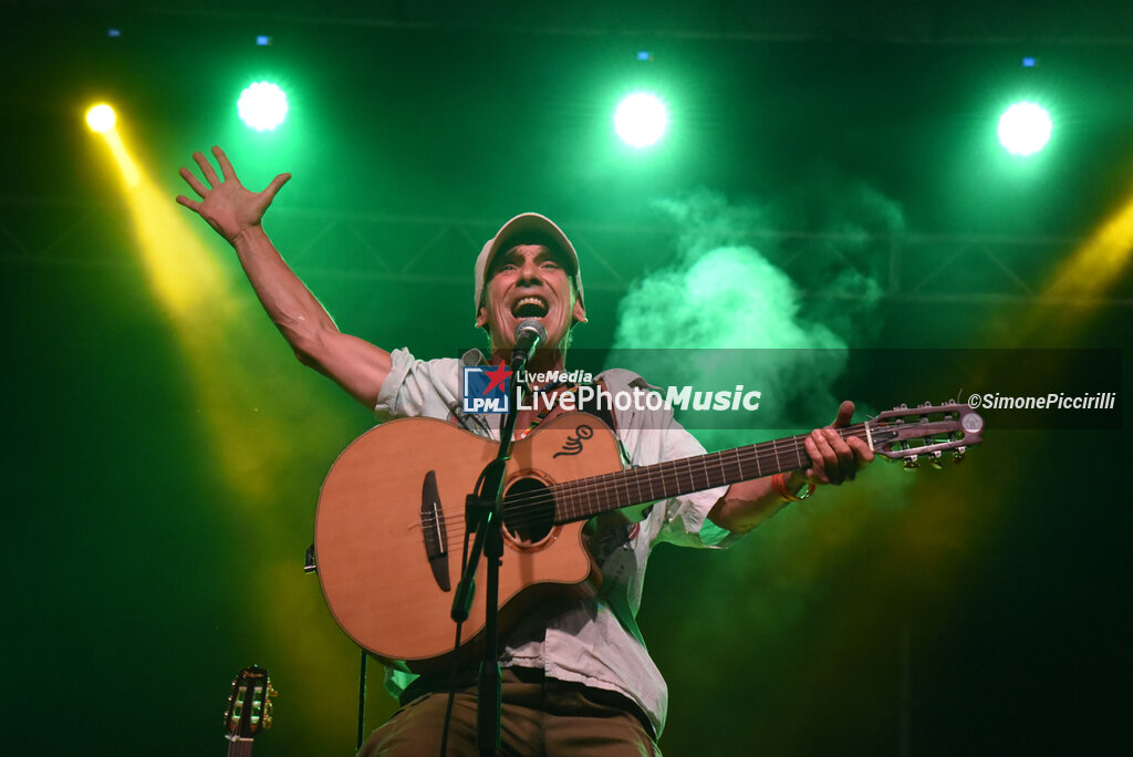 Manu Chao Acustico - El Chapulin Solo 2021 - CONCERTI - CANTANTI E ARTISTI STRANIERI