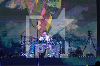 2022-06-22 - Matteo Locati of Pinguini Tattici Nucleari during the concert Dove Eravamo Rimasti Tour, 22th June 2022, at PalaEur, Rome, Italy. - PINGUINI TATTICI NUCLEARI - DOVE ERAVAMO RIMASTI TOUR - CONCERTS - ITALIAN MUSIC BAND