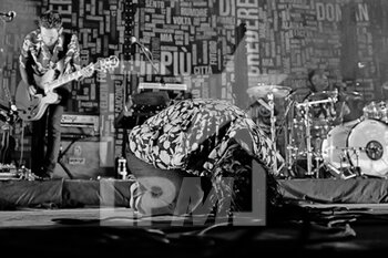 2022-07-29 - Aimone Romizi of Fast Animals and Slow Kids during the Tour E' Già Domani Ora, 29th July 2022, Villa Ada Festival 2022, Rome Italy - FAST ANIMALS AND SLOW KIDS - E' GIà DOMANI ORA TOUR 2022 - CONCERTS - ITALIAN MUSIC BAND