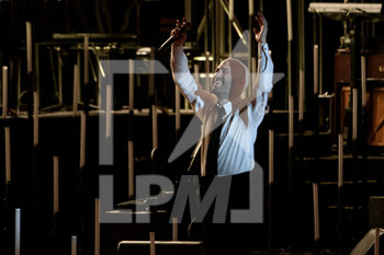 14/11/2022 - Giuliano Sangiorgi of Negramaro band during the concert ‘Unplugged Tour’ at Auditorium Parco della Musica on november 14, 2022 in Rome, Italy - NEGRAMARO - UNPLUGGED TOUR - CONCERTI - BAND ITALIANE