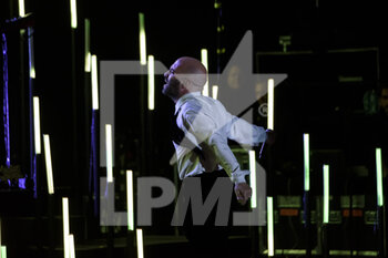 14/11/2022 - Giuliano Sangiorgi of Negramaro band during the concert ‘Unplugged Tour’ at Auditorium Parco della Musica on november 14, 2022 in Rome, Italy - NEGRAMARO - UNPLUGGED TOUR - CONCERTI - BAND ITALIANE