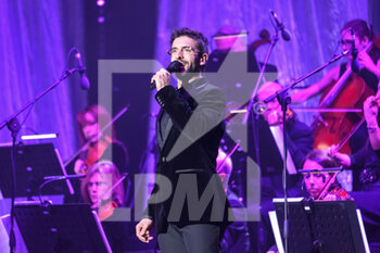 23/12/2022 - Piero Barone of the Italian trio ‘Il Volo’ performs during the live concert on December 23, 2022 at Palazzo dello Sport in Rome, Italy - IL VOLO - THE BEST OF 10 YEARS - CONCERTI - BAND ITALIANE