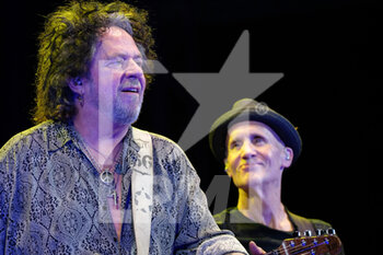2022-07-25 - Steve Lukather and  - TOTO -DOGZ OF OZ TOUR - CONCERTS - MUSIC BAND