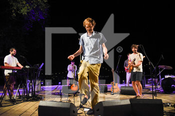 21/07/2022 - Kings of Convenience - Erlend Oye dancing
 - KINGS OF CONVENIENCE - CONCERTI - BAND STRANIERE
