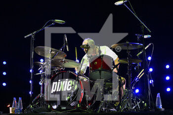 2022-06-27 - David Lovering of Pixies during the concert at Roma Summer Fest 2022, 27th june 2022, Auditorium Parco della Musica, Rome, Italy - PIXIES LIVE IN ROME - CONCERTS - MUSIC BAND
