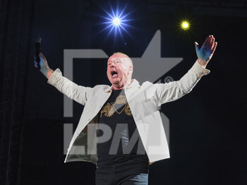 2022-07-18 - Jim Kerr - SIMPLE MINDS - 40 YEARS OF HITS TOUR - CONCERTS - MUSIC BAND