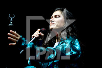 2022-08-02 - Elisa performing and singing on stage - ELISA - BACK TO THE FUTURE LIVE TOUR 2022 - CONCERTS - ITALIAN SINGER AND ARTIST