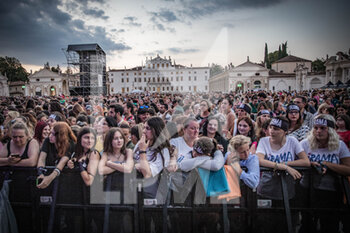 2022-07-12 - Fans attending - IRAMA LIVE 2022 - CONCERTS - ITALIAN SINGER AND ARTIST
