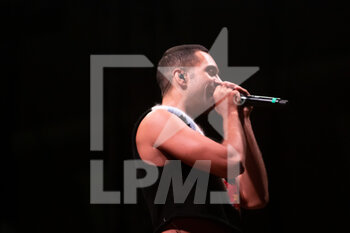 2022-07-15 - Mahmood performing on stage - MAHMOOD - GHETTOLIMPO SUMMER TOUR 2022 - CONCERTS - ITALIAN SINGER AND ARTIST