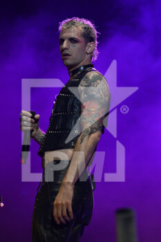 2022-07-12 - Achille Lauro during the concert ACHILLE LAURO SUPERSTAR – ELECTRIC ORCHESTRA, 12th July 2022, Ippodromo delle Capannelle Rock in Roma, Rome, Italy - ACHILLE LAURO SUPERSTAR – ELECTRIC ORCHESTRA - CONCERTS - ITALIAN SINGER AND ARTIST