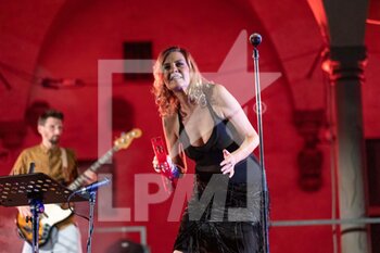 2022-07-29 - Irene Grandi-vocalist in concert - IRENE GRANDI .IO IN BLUES - CONCERTS - ITALIAN SINGER AND ARTIST
