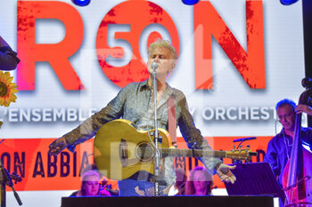 2022-07-20 - Ron (Rosalino Cellamare) during the concert of “Non abbiam bisogno di parole” tour at Maximo mall on July 20,2022 in Rome, Italy - RON “NON ABBIAM BISOGNO DI PAROLE” TOUR - CONCERTS - ITALIAN SINGER AND ARTIST