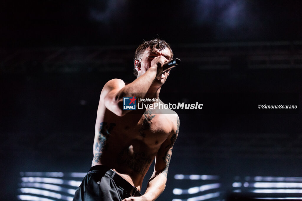 BLANCO BLU CELESTE TOUR ITALIAN SINGER AND ARTIST CONCERTI