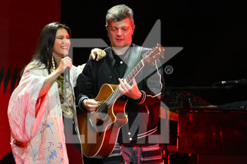 2022-09-21 - Elisa and Andrea Rigonat during the Back To the Future Live Tour, on 21th September 2022 at the Auditorium Parco della Musica in Rome, Italy. - ELISA BACK TO THE FUTURE LIVE TOUR - CONCERTS - ITALIAN SINGER AND ARTIST