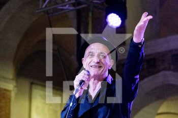 2022-06-30 - Peppe Servillo - FADO'S FESTIVAL 2022 - CONCERTS - ITALIAN SINGER AND ARTIST