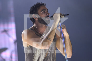 2022-10-14 - Marco Mengoni performing live at Unipol Arena in Bologna - MENGONI LIVE 2022 - CONCERTS - ITALIAN SINGER AND ARTIST