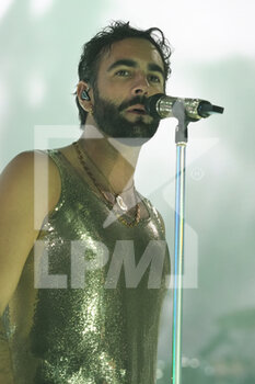 2022-10-14 - Italian singer Marco Mengoni during his performance in Bologna, Italy, October 14, 2022. Photo: Michele Nucci - MENGONI LIVE 2022 - CONCERTS - ITALIAN SINGER AND ARTIST