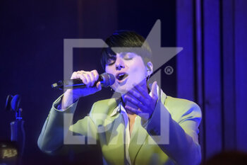 2022-12-12 - Giordana Angi during 'Quella fragile bellezza Live' tour performs in concert at Alcazar Live on december 12, 2022 in Rome, Italy - GIORDANA ANGI LIVE - CONCERTS - ITALIAN SINGER AND ARTIST