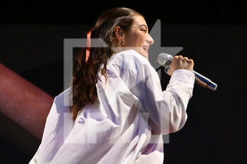 2022-06-16 - Lorde during the Solar Power Tour, 16th June at Auditorium Parco della Musica, Rome, Italy. - LORDE SOLAR POWER TOUR 2022 - CONCERTS - SINGER AND ARTIST