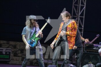 2022-07-05 - Steve Vai and Dave Wiener - STEVE VAI - CONCERTS - SINGER AND ARTIST