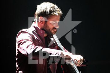 2022-09-22 - The 2Cellos - Stjepan Hauser - 2CELLOS - WORLD TOUR  - CONCERTS - SINGER AND ARTIST