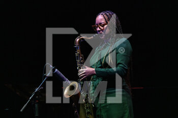11/11/2022 - Nubya Garcia during the concert of ‘Roma Jazz Festival 2022’ show on November 11, 2022 at Auditorium Parco della Musica in Rome, Italy - NUBIA GARCIA - AUDITORIUM - CONCERTI - CANTANTI E ARTISTI STRANIERI