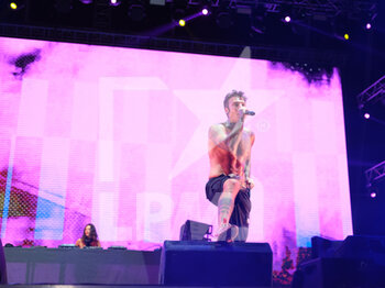 26/08/2022 - Fedez performing during the Sunny Hill Festival 2022 on August 26, 2022 in Tirana Albania. Photo Nderim Kaceli - SUNNY HILL FESTIVAL TIRANA - CONCERTI - FESTIVAL