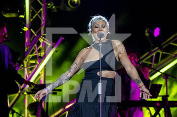 29/08/2022 - singer Malika Ayane on the stage of Meraviglioso Modugno Show 2022 - MERAVIGLIOSO MODUGNO SHOW 2022 - SHOW - FESTIVAL