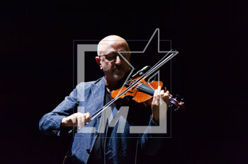 2023-04-22 - Lucio Fabbri (PFM) - PREMIATA FORNERIA MARCONI - CONCERTS - ITALIAN MUSIC BAND
