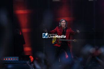 2023-07-06 - Canzian Bruno known professionally as Red Canzian of Pooh performs live on stage during AMICI X SEMPRE LIVE 2023 at  San Siro Stadium on July 06, 2023 in Milan, Italy - POOH - AMICI X SEMPRE LIVE 2023 - CONCERTS - ITALIAN MUSIC BAND
