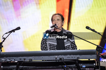 2023-07-15 - Roby Facchinetti performs during Pooh concert of Amici x Sempre Tour on July 15, 2023 at Stadio Olimpico in Rome, Italy - POOH - AMICI X SEMPRE TOUR - CONCERTS - ITALIAN MUSIC BAND