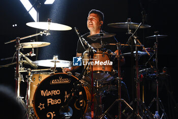 2023-08-08 - Mario Riso of Rezophonic during the Live at Parco della Legnara, August 8th 2023, Cerveteri, Italy. - REZOPHONIC - LIVE SUMMER 2023 - CONCERTS - ITALIAN MUSIC BAND