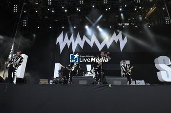 2023-07-16 - The Hives Live at Rock in Roma 2023, at Ippodromo delle Capannelle, July 16th 2023 Rome, Italy - THE HIVES -  EUROPEAN TOUR 2023 - CONCERTS - MUSIC BAND