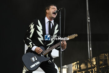 2023-07-16 - Nicholaus Arson of The Hives Live at Rock in Roma 2023, at Ippodromo delle Capannelle, July 16th 2023 Rome, Italy - THE HIVES -  EUROPEAN TOUR 2023 - CONCERTS - MUSIC BAND