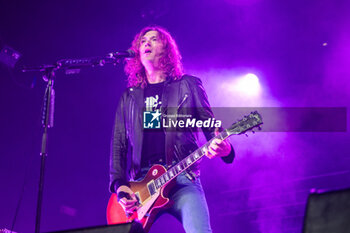 2023-11-15 - Daniel Hawkins (The Darkness) - THE DARKNESS - PERMISSION TO LAND 20TH ANNIVERSARY TOUR - CONCERTS - MUSIC BAND