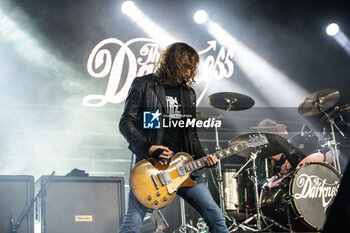 2023-11-15 - Daniel Hawkins (The Darkness) - THE DARKNESS - PERMISSION TO LAND 20TH ANNIVERSARY TOUR - CONCERTS - MUSIC BAND