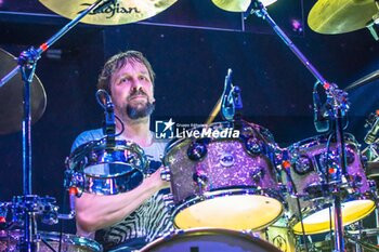 2023-12-02 - Marco Minnemann performing live playing drum - THE ARISTOCRATS  – THE DEFROST TOUR 2023 - CONCERTS - MUSIC BAND