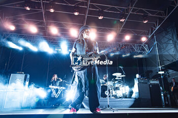 2023-07-06 - CASS LEWIS PLAY THE BASS - SKUNK ANANSIE LIVE IN VALMONTONE - CONCERTS - MUSIC BAND