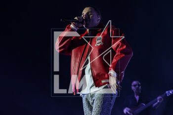 2023-03-23 - Matteo Professione known professionally as Ernia performs live on stage during Tutti Hanno Paura Tour 2023 at  Mediolanum Forum on March 22, 2023 in Assago, Italy - ERNIA - TUTTI HANNO PAURA TOUR - CONCERTS - ITALIAN SINGER AND ARTIST