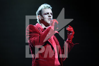 2023-02-13 - Italian singer Achille Lauro on stage during his “Unplugged in Theaters tour” at Teatro Europauditorium, Bologna, Italy, February 13, 2023 - ACHILLE LAURO UNPLUGGED LIVE IN THEATERS - CONCERTS - ITALIAN SINGER AND ARTIST