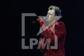 2023-02-17 - Achille Lauro performs during the ‘Unplugged’ live concert on Febraury 17, 2023 at Auditorium Parco della Musica in Rome, Italy - ACHILLE LAURO - UNPLUGGED LIVE IN THEATER  - CONCERTS - ITALIAN SINGER AND ARTIST