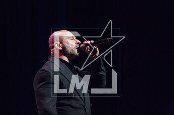 2023-04-15 - Raiz Sing on stage - RAIZ - RAIZ CANTA SERGIO BRUNI - CONCERTS - ITALIAN SINGER AND ARTIST