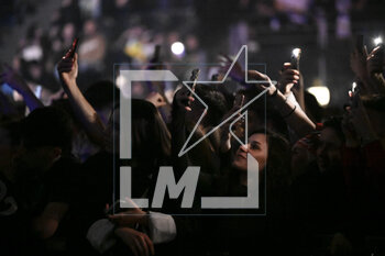 2023-04-19 - Fans during the Lazza - Ouver-Tour 2023, April 19, 2023, Palazzo dello Sport, Rome, Italy. - LAZZA OUVER-TOUR - CONCERTS - ITALIAN SINGER AND ARTIST