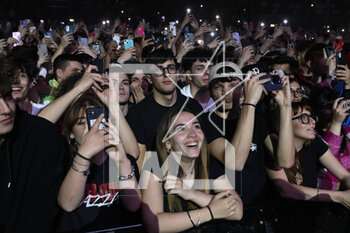 2023-04-19 - Fans during the Lazza - Ouver-Tour 2023, April 19, 2023, Palazzo dello Sport, Rome, Italy. - LAZZA OUVER-TOUR - CONCERTS - ITALIAN SINGER AND ARTIST