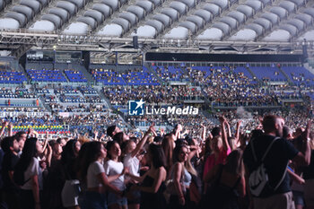 2023-06-09 - Gazzelle Fans on Olimpico Stadium - GAZZELLE - STADIO OLIMPICO - CONCERTS - ITALIAN SINGER AND ARTIST