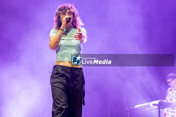 2023-07-29 - Madame, pseudonym of Francesca Calearo sing on stage during her live performs at Villafranca Summer Festival on July 29, 2023 in Villafranca di Verona, Italy. - MADAME - LIVE 2023 - CONCERTS - ITALIAN SINGER AND ARTIST
