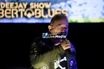 2023-08-21 - Johnson Righeira performs during live concert of Vamos a la playa 40 Tour on August 21, 2023 at Cinecitta World in Rome, Italy - JOHNSON RIGHEIRA - VAMOS A LA PLAYA 40 TOUR - CONCERTS - ITALIAN SINGER AND ARTIST