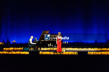 2023-11-07 - Fiorella Mannoia and Danilo Rea on stage with candles - FIORELLA MANNOIA & DANILO REA - LUCE - CONCERTS - ITALIAN SINGER AND ARTIST